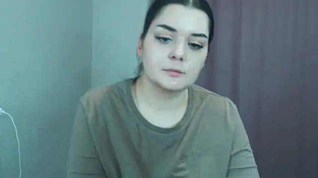 Snapshot of ohhhMie chatting on 12/18/24, 09:18 ohhhMie online show from 12/18/24, 09:18