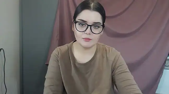 Snapshot of ohhhMie chatting on 02/11/25, 06:55 ohhhMie online show from 02/11/25, 06:55