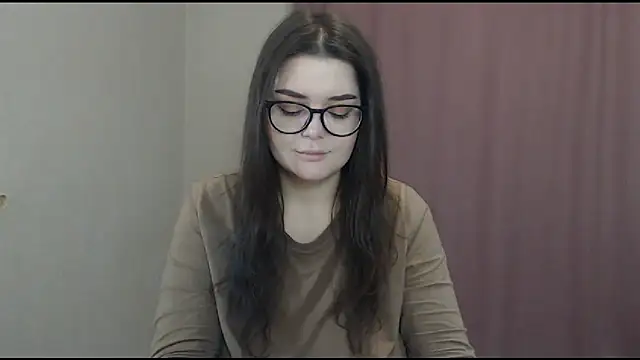 Snapshot of ohhhMie chatting on 02/21/25, 09:22 ohhhMie online show from 02/21/25, 09:22