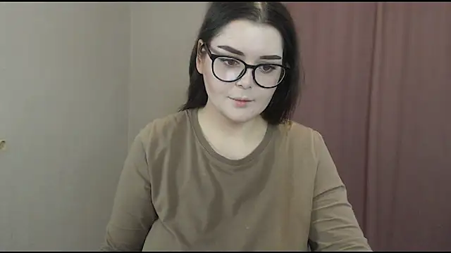 Snapshot of ohhhMie chatting on 02/28/25, 06:41 ohhhMie online show from 02/28/25, 06:41