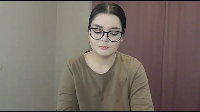 Snapshot of ohhhMie chatting on 03/01/25, 10:10 ohhhMie online show from 03/01/25, 10:10