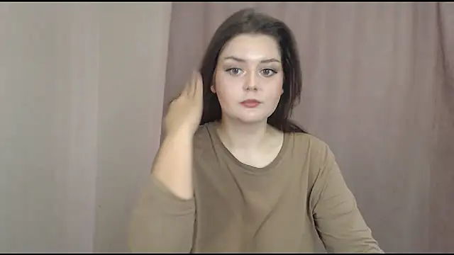 Snapshot of ohhhMie chatting on 10/05/25, 07:28 ohhhMie online show from 10/05/25, 07:28