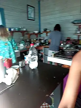 Snapshot of Luna-Natural chatting on 02/04/25, 05:55 Luna-Natural online show from 02/04/25, 05:55