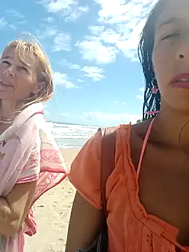 Snapshot of Luna-Natural chatting on 02/05/25, 04:36 Luna-Natural online show from 02/05/25, 04:36