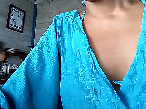 Snapshot of Luna-Natural chatting on 02/22/25, 03:58 Luna-Natural online show from 02/22/25, 03:58