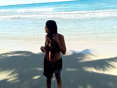 Snapshot of Luna-Natural chatting on 03/15/25, 05:37 Luna-Natural online show from 03/15/25, 05:37