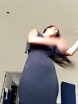 Snapshot of Luna-Natural chatting on 09/25/25, 02:10 Luna-Natural online show from 09/25/25, 02:10