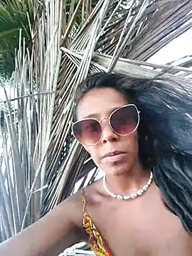 Snapshot of Luna-Natural chatting on 10/07/25, 08:50 Luna-Natural online show from 10/07/25, 08:50