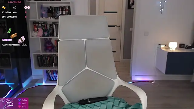 Emma Bryan online show from 02/15/26, 09:55