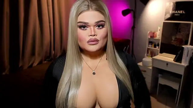 Snapshot of KarolinaThompson chatting on 12/03/24, 09:45 KarolinaThompson online show from 12/03/24, 09:45