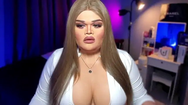 Snapshot of KarolinaThompson chatting on 01/16/25, 08:00 KarolinaThompson online show from 01/16/25, 08:00