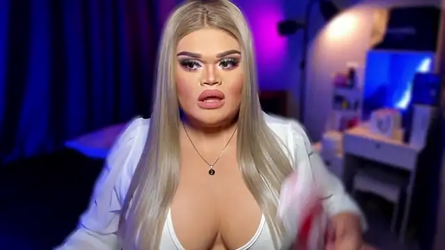 Snapshot of KarolinaThompson chatting on 01/19/25, 06:43 KarolinaThompson online show from 01/19/25, 06:43