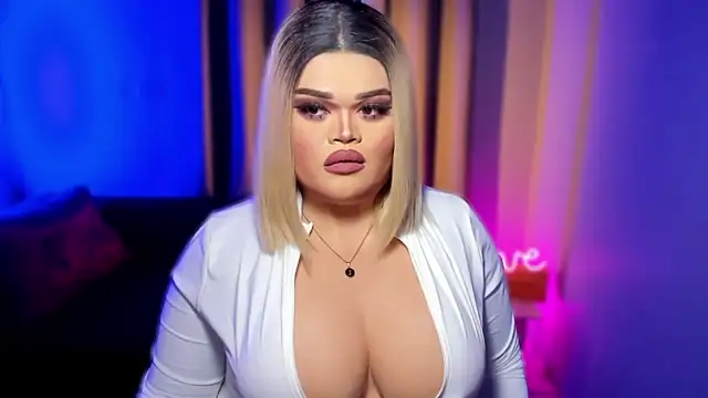 Snapshot of KarolinaThompson chatting on 01/31/25, 11:24 KarolinaThompson online show from 01/31/25, 11:24