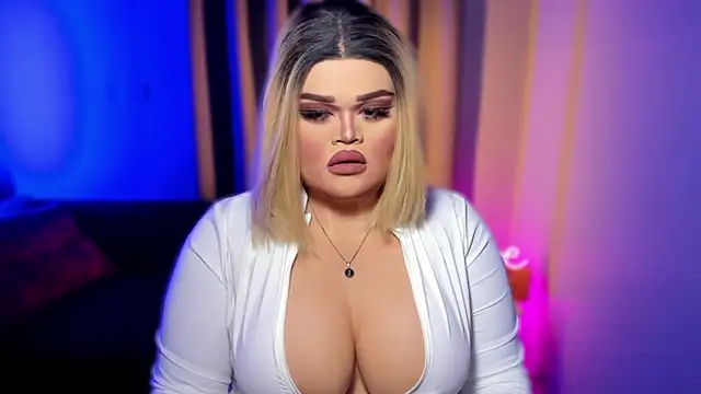 Snapshot of KarolinaThompson chatting on 02/01/25, 07:47 KarolinaThompson online show from 02/01/25, 07:47