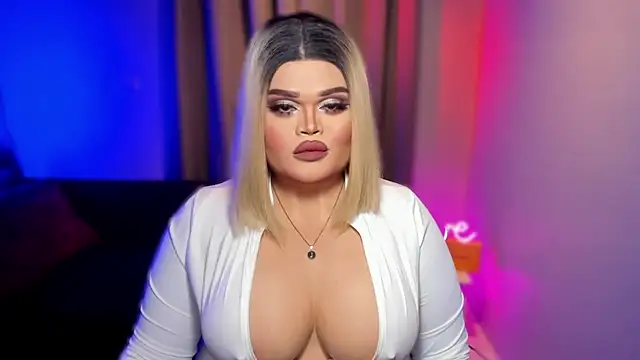 Snapshot of KarolinaThompson chatting on 03/09/25, 10:19 KarolinaThompson online show from 03/09/25, 10:19