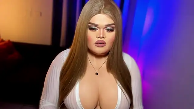 Snapshot of KarolinaThompson chatting on 03/16/25, 10:22 KarolinaThompson online show from 03/16/25, 10:22