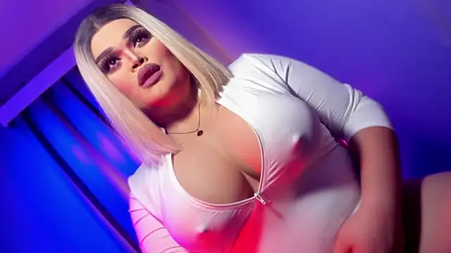 Snapshot of KarolinaThompson chatting on 03/22/25, 09:13 KarolinaThompson online show from 03/22/25, 09:13