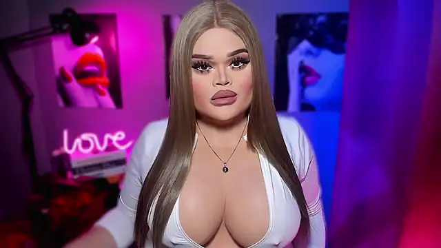 Snapshot of KarolinaThompson chatting on 01/06/26, 07:56 KarolinaThompson online show from 01/06/26, 07:56