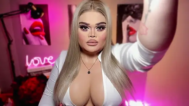 Snapshot of KarolinaThompson chatting on 01/14/26, 07:47 KarolinaThompson online show from 01/14/26, 07:47