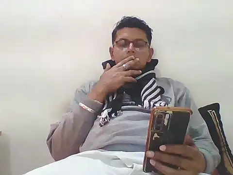 Snapshot of Kumarjay330 chatting on 12/17/25, 02:12 Kumarjay330 online show from 12/17/25, 02:12