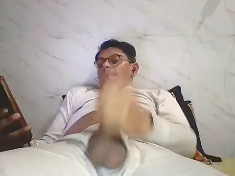 Snapshot of Kumarjay330 chatting on 02/13/26, 05:31 Kumarjay330 online show from 02/13/26, 05:31