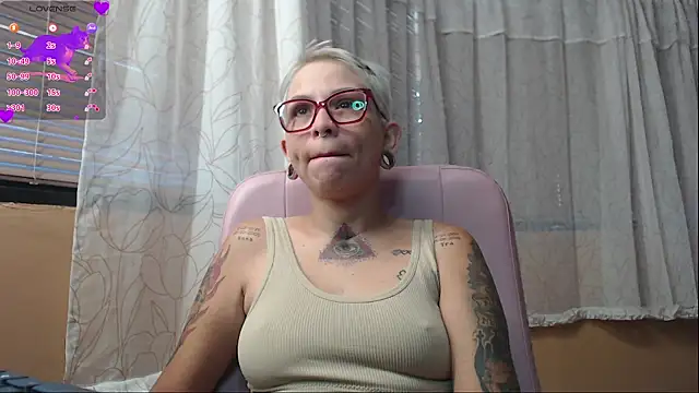 moon cat85 online show from 06/23/26, 12:25