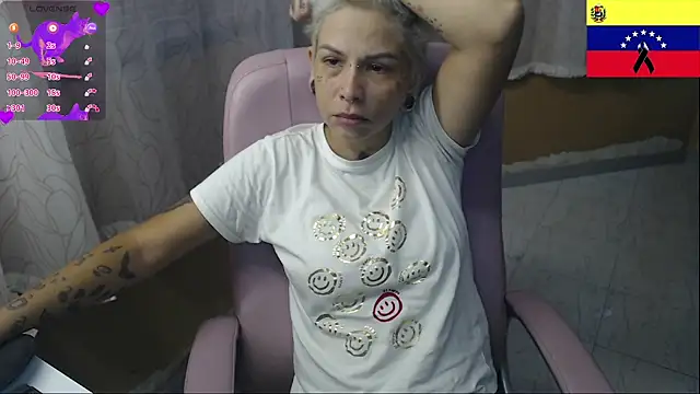 moon cat85 online show from 06/30/26, 01:56