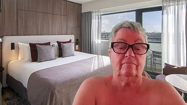 GrannyChrissy68 online show from 05/20/26, 01:17