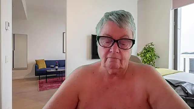 GrannyChrissy68 online show from 05/31/26, 12:56