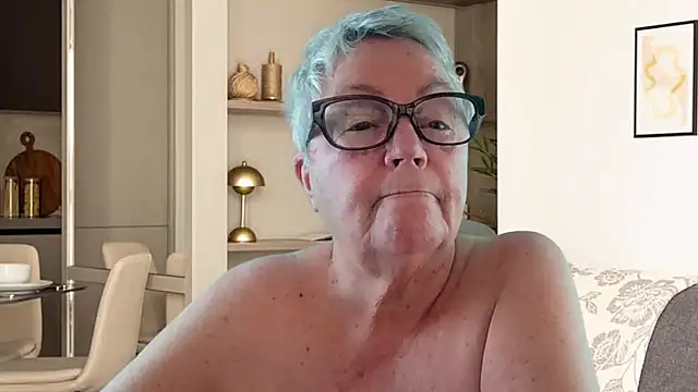 GrannyChrissy68 online show from 06/25/26, 01:26