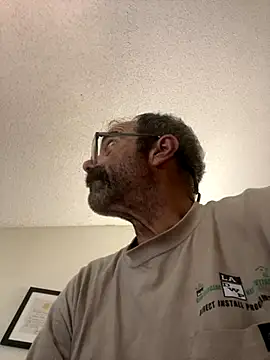 Snapshot of Trainee2Bpeed chatting on 09/13/25, 07:57 Trainee2Bpeed online show from 09/13/25, 07:57