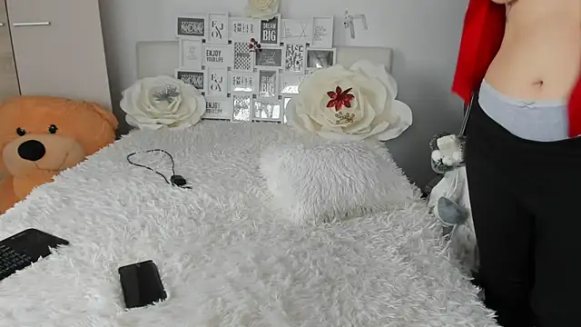 sweetemy4u online show from 12/18/25, 12:33