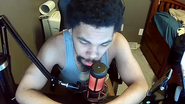 Snapshot of Neovergil0 chatting on 01/29/25, 08:29 Neovergil0 online show from 01/29/25, 08:29