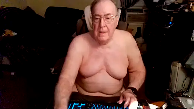 Snapshot of Toastir chatting on 10/02/25, 12:56 Toastir online show from 10/02/25, 12:56