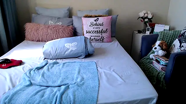 Snapshot of FitSelina66 chatting on 03/19/26, 12:53 FitSelina66 online show from 03/19/26, 12:53