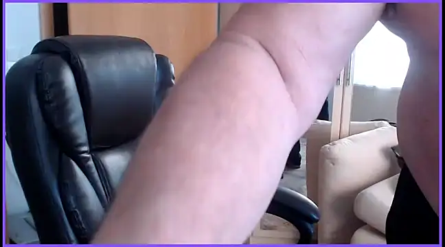 Snapshot of Sissygera chatting on 01/22/25, 08:29 Sissygera online show from 01/22/25, 08:29