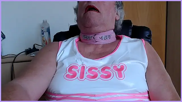 Snapshot of Sissygera chatting on 09/23/25, 03:04 Sissygera online show from 09/23/25, 03:04