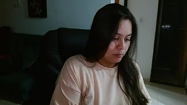 Ixchel Anaid online show from 12/14/25, 01:11