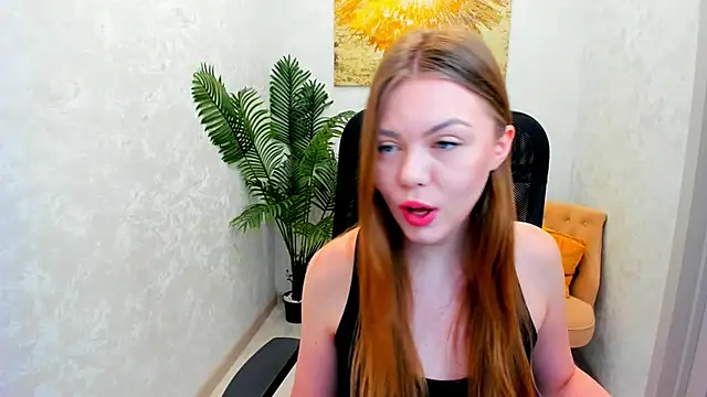 Strawberrye online show from 03/22/25, 11:42