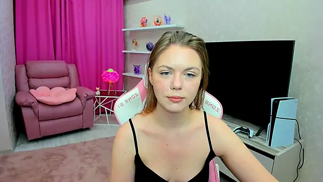 Strawberrye online show from 01/17/26, 03:22