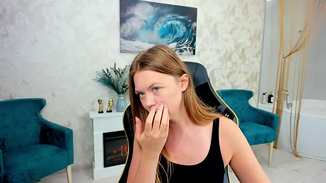 Strawberrye online show from 02/26/26, 03:27