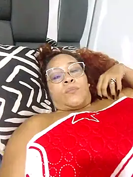 Snapshot of Tits__sweet chatting on 10/31/25, 01:06 Tits sweet online show from 10/31/25, 01:06