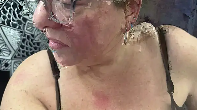 Snapshot of Miss_Phat_Booty chatting on 12/20/24, 02:52 Miss Phat Booty online show from 12/20/24, 02:52