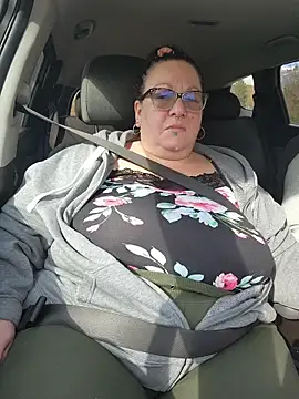 Snapshot of Miss_Phat_Booty chatting on 10/25/25, 06:02 Miss Phat Booty online show from 10/25/25, 06:02