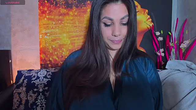 Snapshot of Emma_Muller32 chatting on 01/06/25, 02:37 Emma Muller32 online show from 01/06/25, 02:37