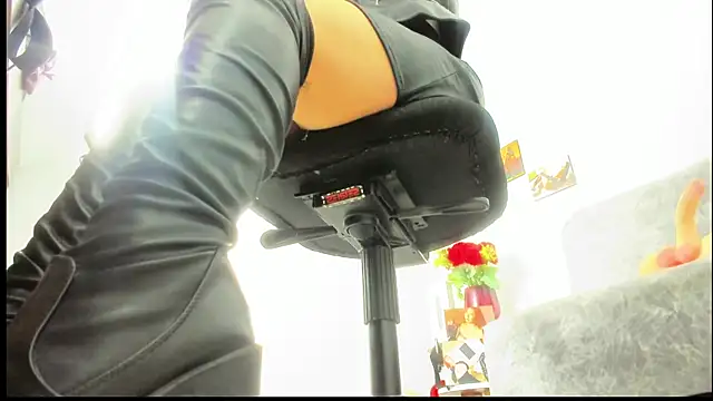 MIss Kendall  online show from 02/23/25, 08:00