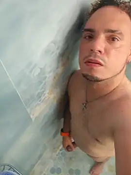 latinoflpr online show from 09/22/25, 01:40