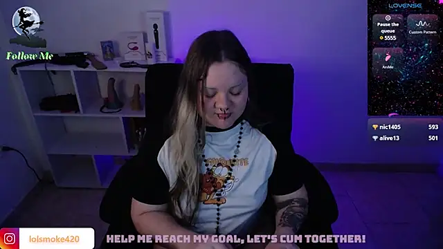 Snapshot of Bdsm_and_fries chatting on 01/26/25, 01:41 Bdsm and fries online show from 01/26/25, 01:41