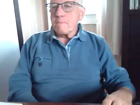 johnjohn622662 online show from 10/06/25, 09:40