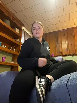 jaseyrae online show from 12/18/24, 04:49